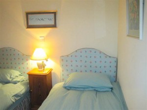 Archway Cottage - Bedroom